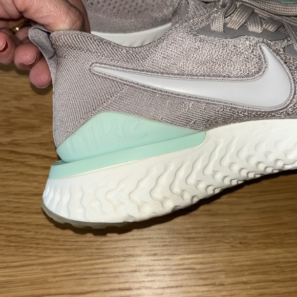 Nike Epic React Flyknit 2 - Picture 10 of 16